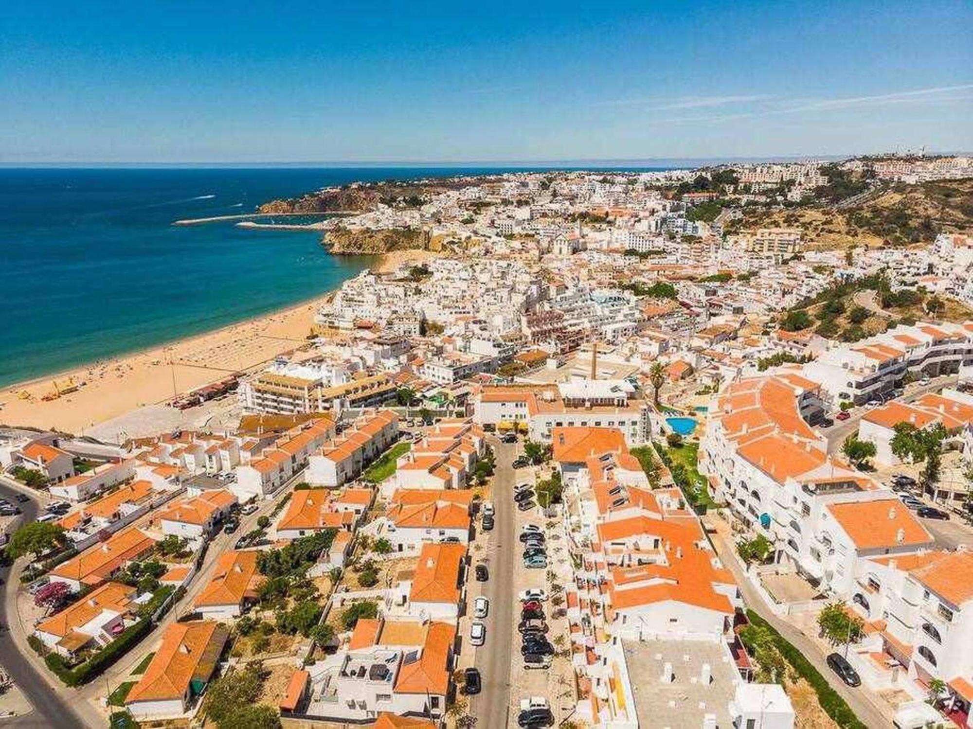 Central Town 2-Bedroom Apartment Albufeira Eksteriør billede