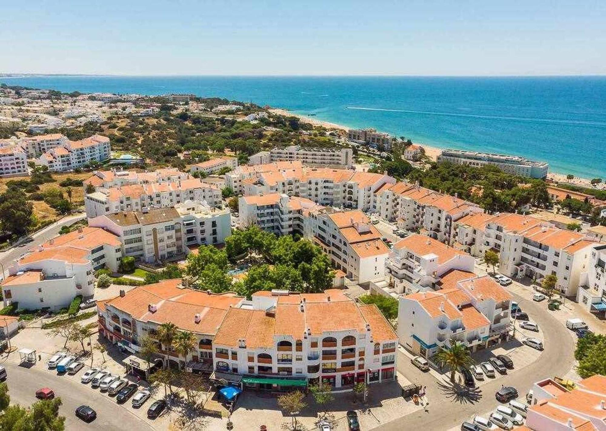 Central Town 2-Bedroom Apartment Albufeira Eksteriør billede